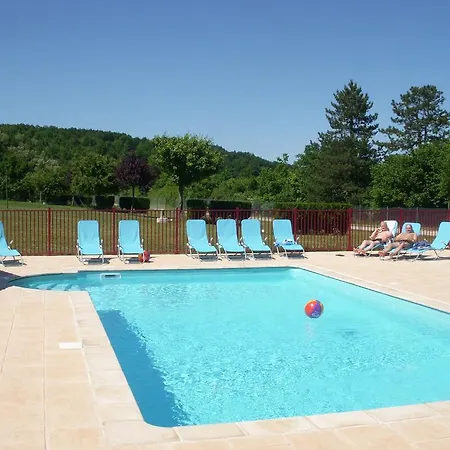 Camping De La Pelouse 2*
